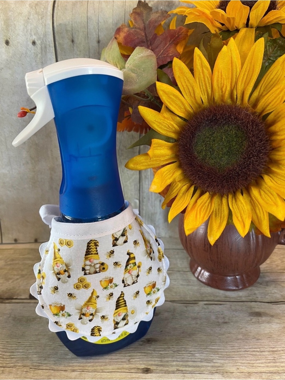 Reversible Dish Soap Bottle Apron - Dawn Powerwash - Bees / Gnomes